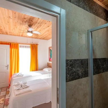 Villa Vera Faralya Kirme Deniz Manzarali Korunakli Balayi Villasi Fethiye