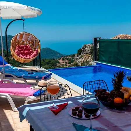 Villa Vera Faralya Kirme Deniz Manzarali Korunakli Balayi Villasi *