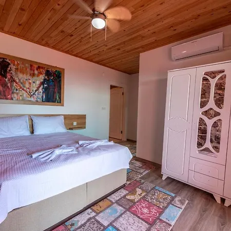Vera Faralya Kirme Deniz Manzarali Korunakli Balayi Villasi Villa *
