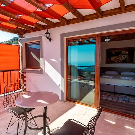 Vera Faralya Kirme Deniz Manzarali Korunakli Balayi Villasi Villa *